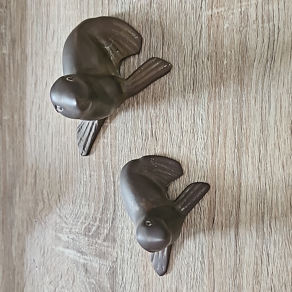 Set of Mother and Baby Sea Lions Paper Weight or Office Decor - Picture 2 of 7